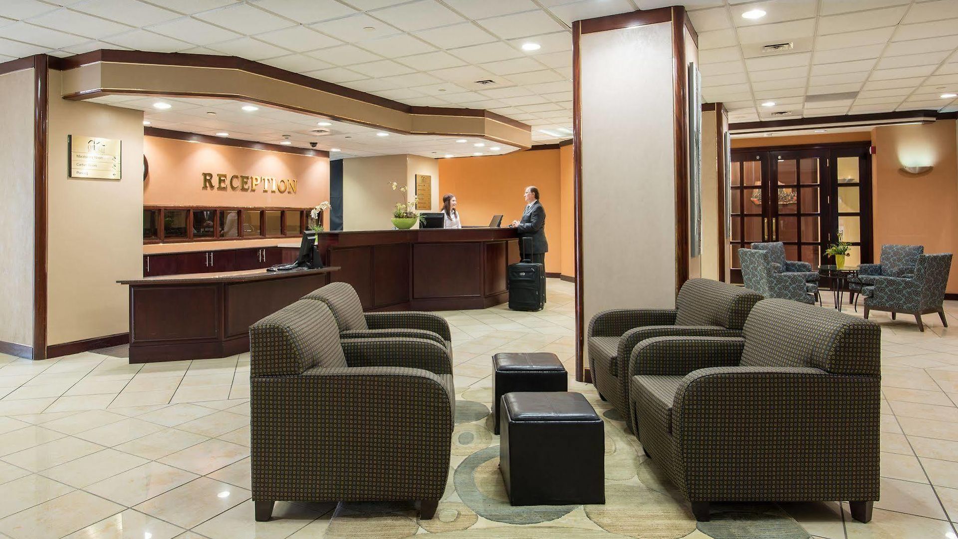 Capital Hill & Hotel 3*