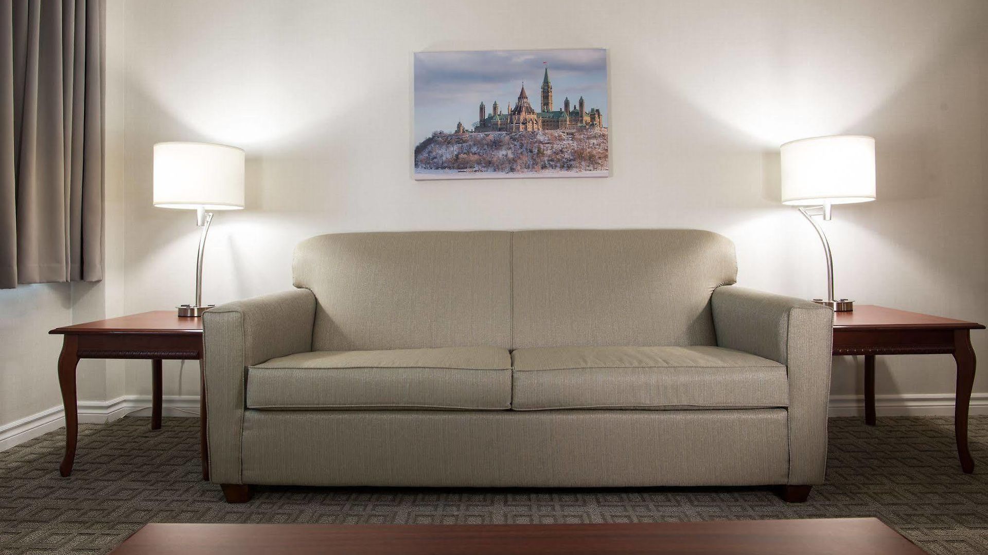 Capital Hill & Hotel 3*