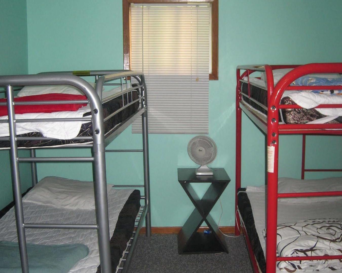 Backpackers * Ottawa