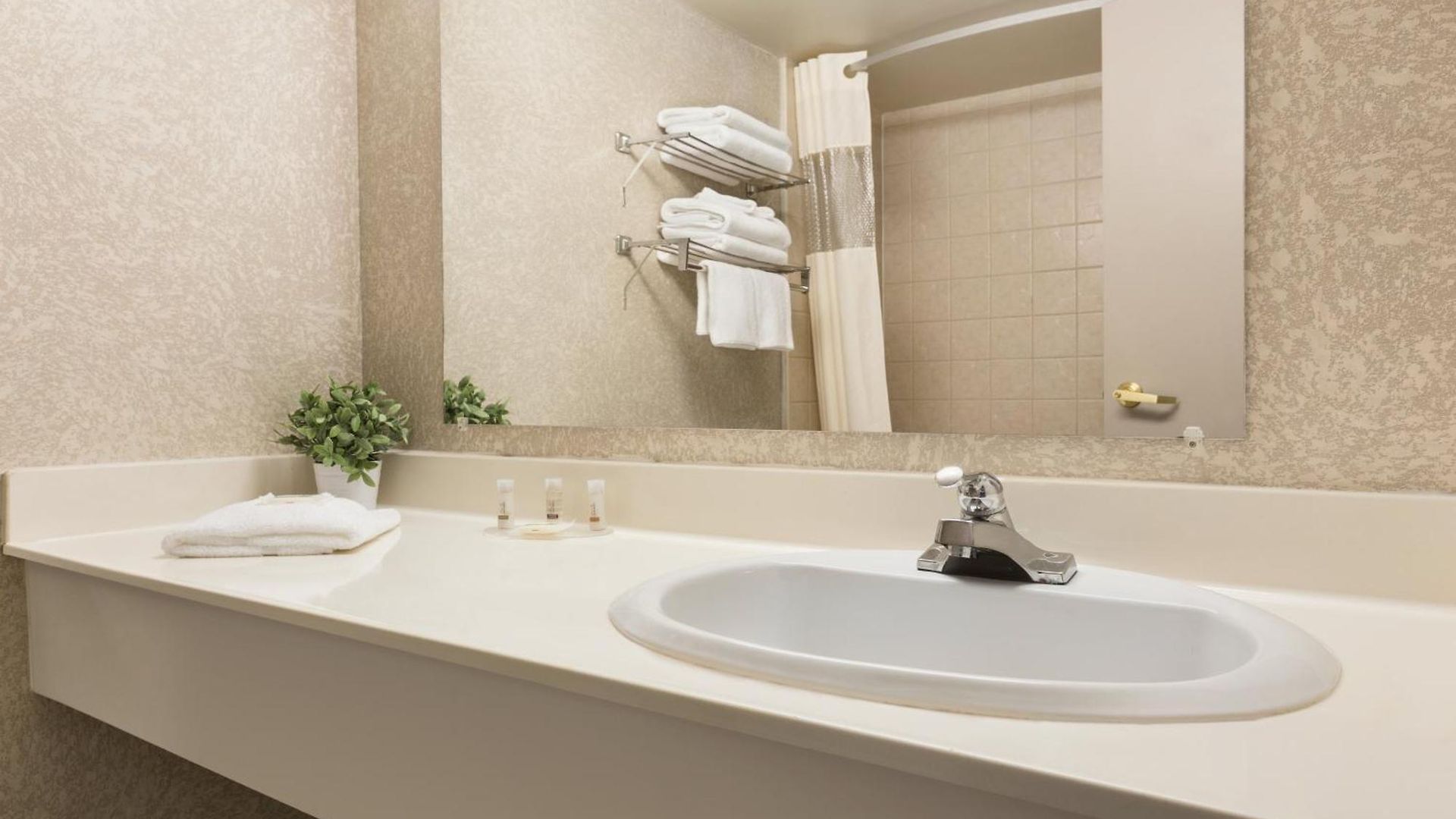 Days By Wyndham Airport 3* Ottawa