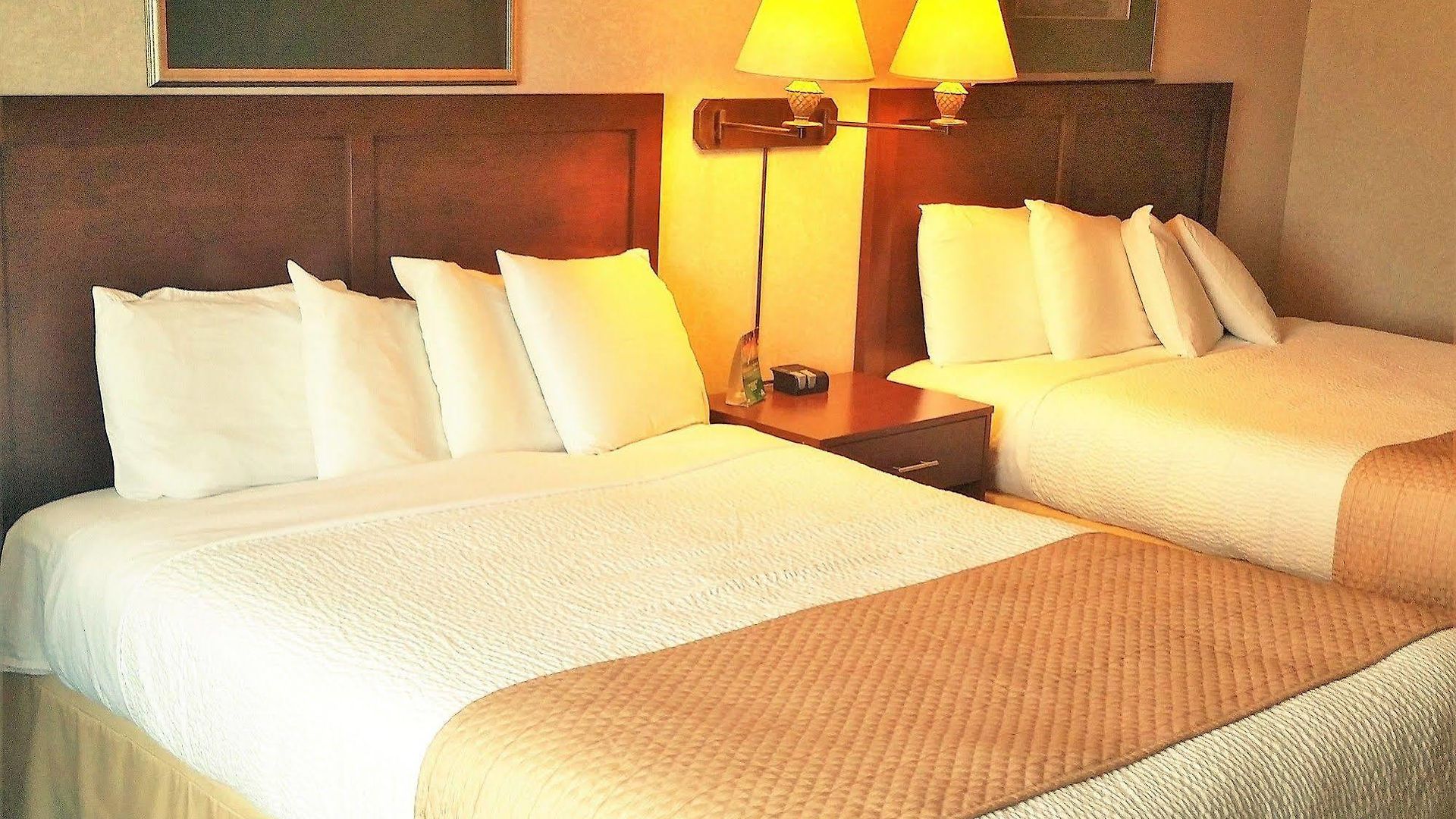 Days By Wyndham Airport Hotel