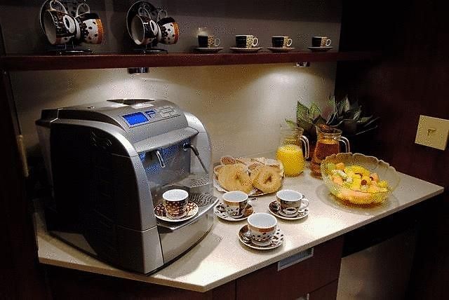 Bostonian Executive Suites Hotel 3*