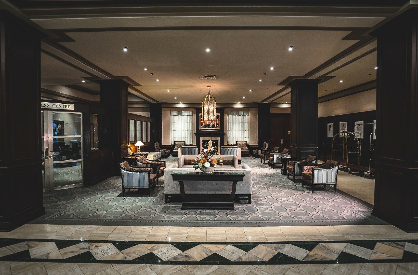 Lord Elgin Hotel