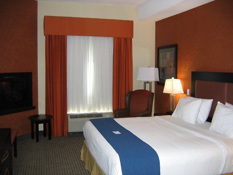 Express & West - Nepean By Ihg Hotel