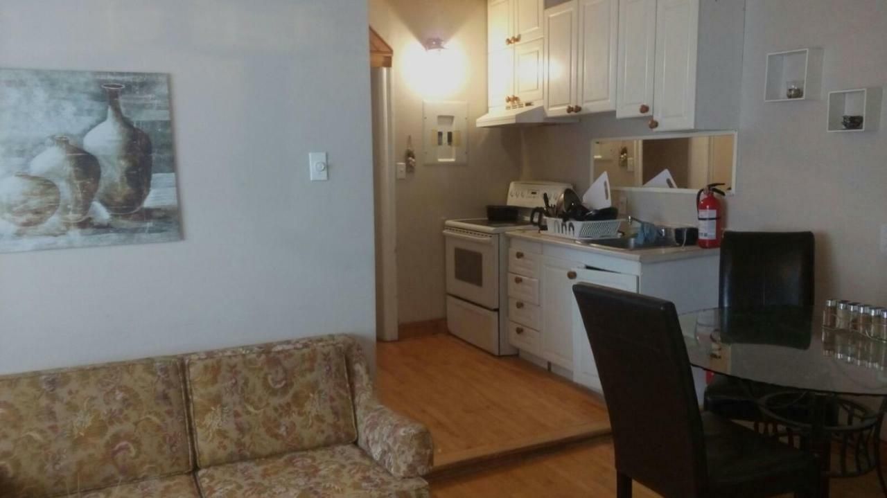 Downtown Rideau Canal Glebe Guest house