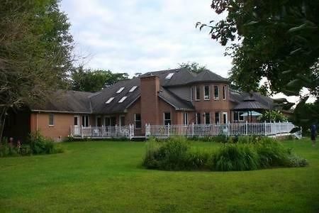 Country View Manor