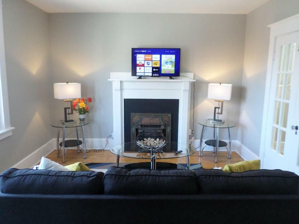 Apartment Bright Clean Private In The Heart Of Downtown! Parking Wi-fi Smart Tv Included Ottawa