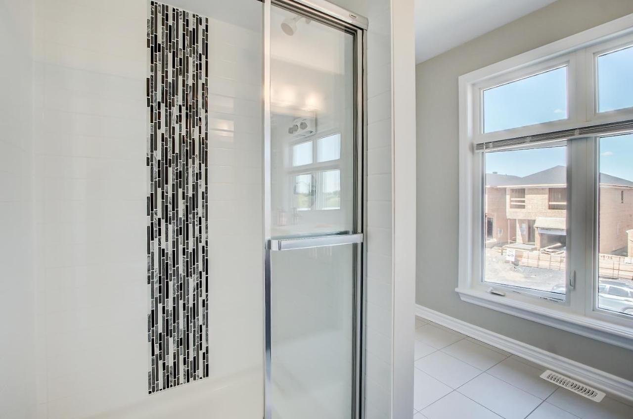 Henia's Ottawa