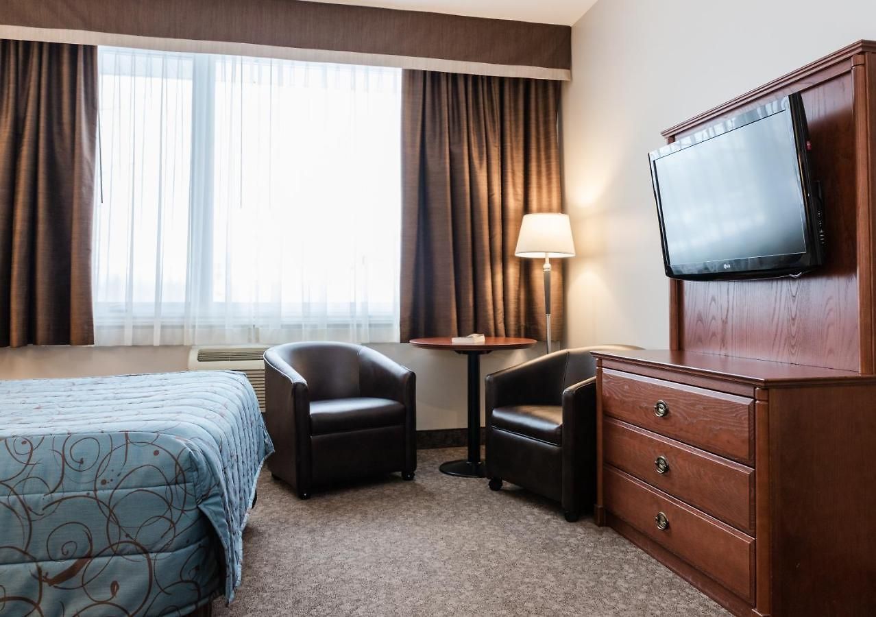 Adam's Airport Motel