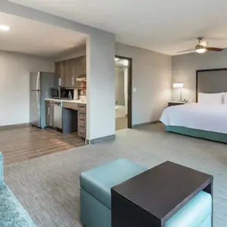 Hotel Homewood By Hilton Airport