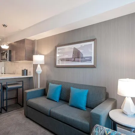 Hotel Sandman Signature Airport Ottawa