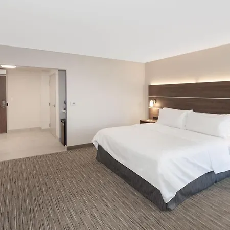 Express & Airport By Ihg Hotel 3*
