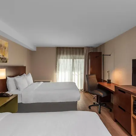 Comfort Kanata West 4*