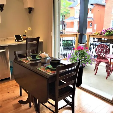 Apartment Downtown Executive Retreat With Private Balcony Near Bank Street - Sleep Max 2