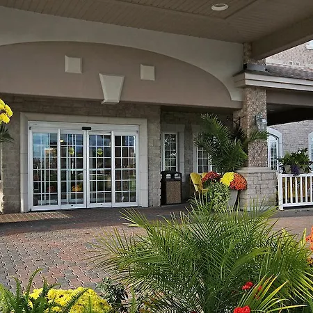 Fairfield & By Marriott Kanata Hotel 3*