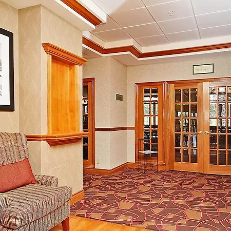 Hotel Fairfield & By Marriott Kanata 3*