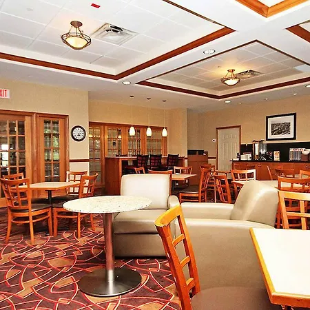 Fairfield & By Marriott Kanata Hotel 3*