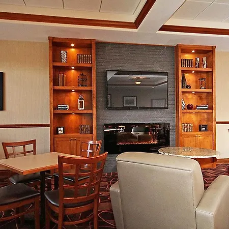 Hotel Fairfield & By Marriott Kanata