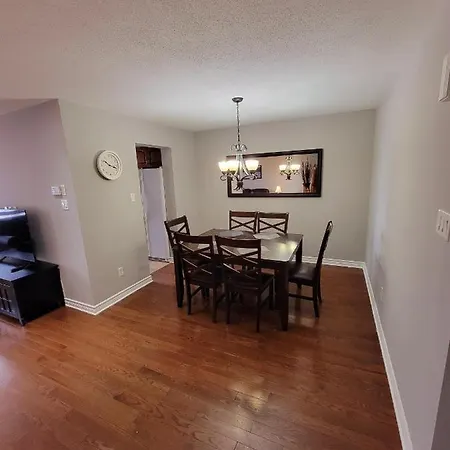 Apartment Cozy 3 Bedroom Town House 20 Min From Down Town And Airport