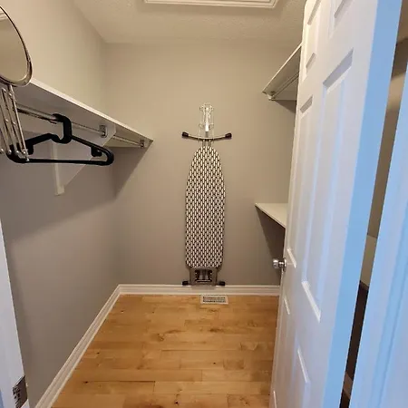 Cozy 3 Bedroom Town House 20 Min From Down Town And Airport