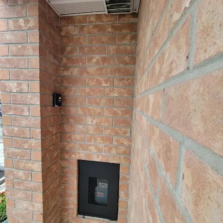 Cozy 3 Bedroom Town House 20 Min From Down Town And Airport Apartment *