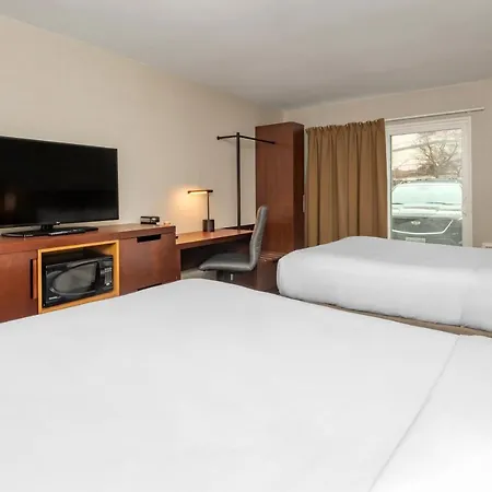 Comfort East Inn 4*