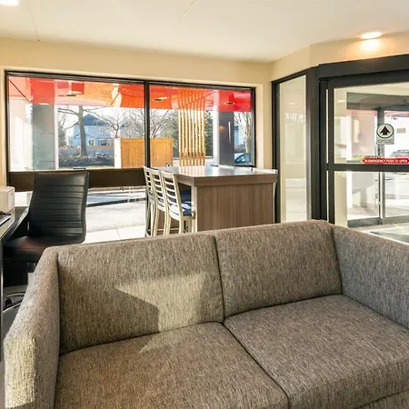 Inn Comfort Kanata West 4*
