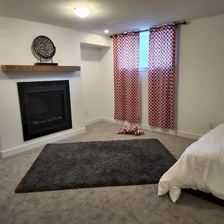 Guest house Place You Can Call !!! Near Airport
