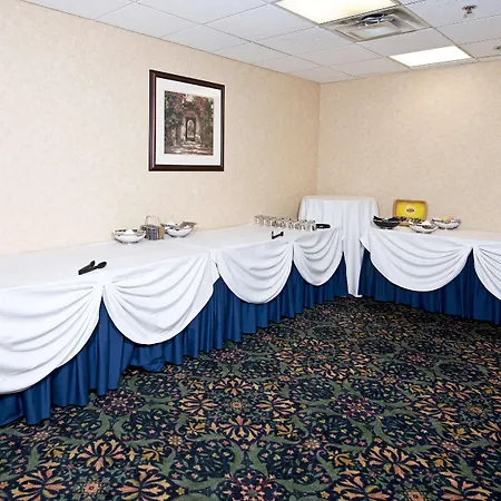 Hotel Hampton By Hilton Ottawa