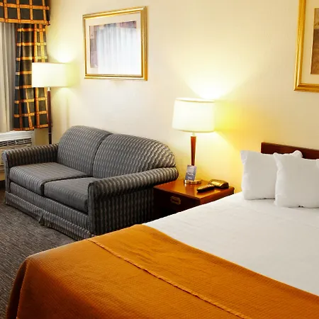 Travelodge By Wyndham East Hotel 3*