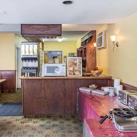 Lodge Econo Downtown *