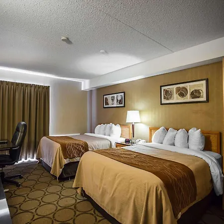 Comfort Kanata West Inn
