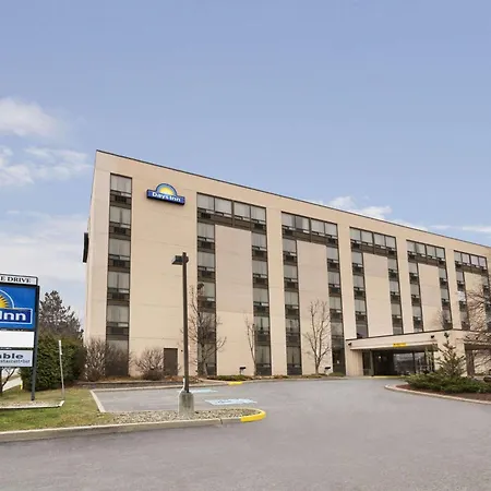 Hotel Days By Wyndham West