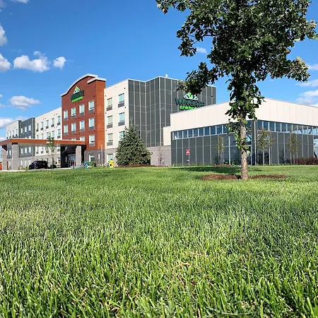 Wingate By Wyndham Kanata West Hotel 3*