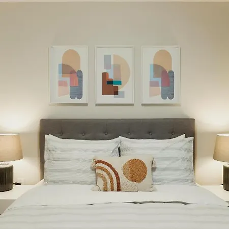 Apartment Modern, Luxurious Near Downtown Ottawa