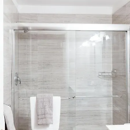 Apartment Modern, Luxurious Near Downtown *