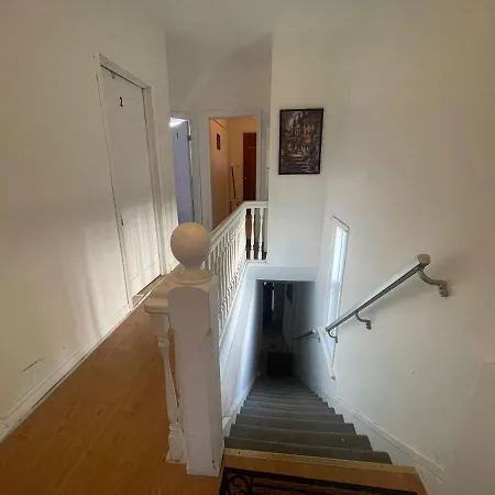 Somerset With Full Kitchen * Ottawa
