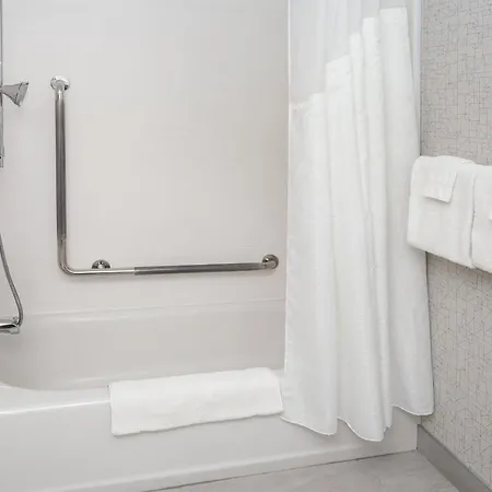 Express & Downtown East By Ihg Hotel Ottawa
