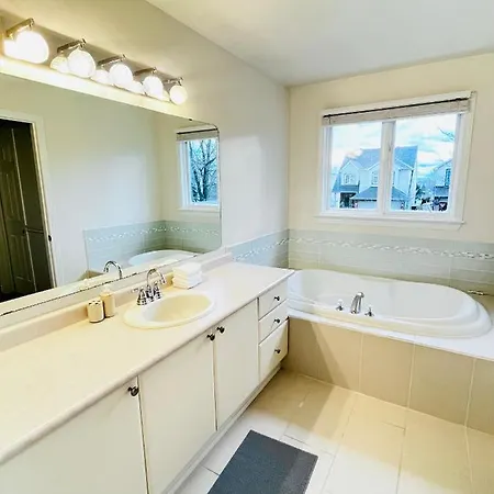 Spacious And Serene 3br Home. Newly Renovated. Guest house *