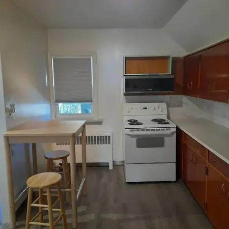 Cheerful 2-bedroom Near Downtown With Free Parking Apartment *