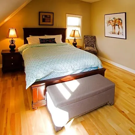 Holiday home Cozy 4-bedroom Haven For Relaxing Getaways Ottawa