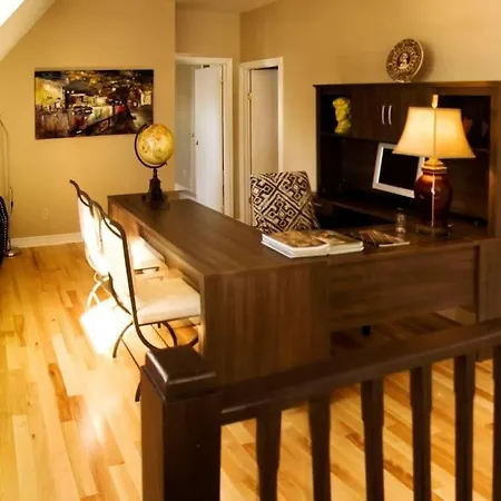 Holiday home Cozy 4-bedroom Haven For Relaxing Getaways Ottawa