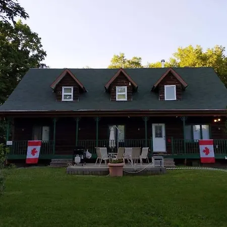 Cozy 4-bedroom Haven For Relaxing Getaways *