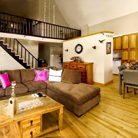 Cozy 4-bedroom Haven For Relaxing Getaways Holiday home