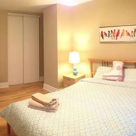 Cozy 4-bedroom Haven For Relaxing Getaways Ottawa