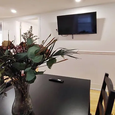 No Party 2bedroom Location Free Parking *