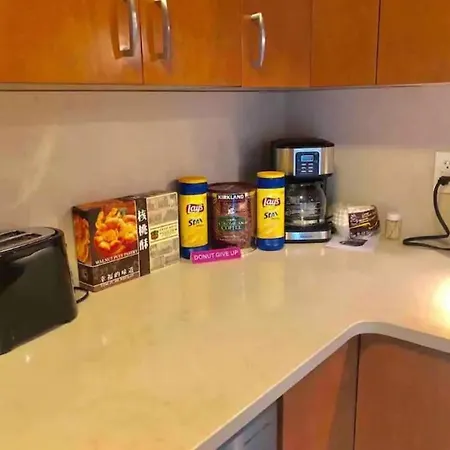 5beds Kitchen Core Area 2parking Apartment Ottawa