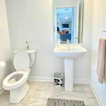 Brand New 3 Bedrooms With Free Parking+wifi Ottawa