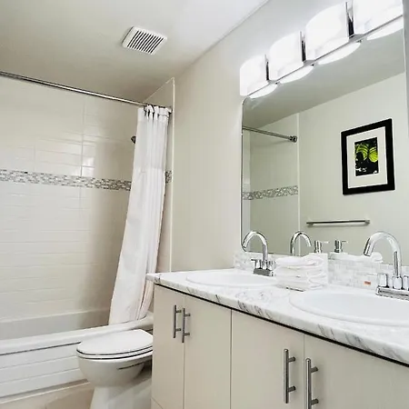 Spacious And Serene 3br Home. Newly Renovated. Guest house Ottawa