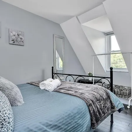 2br Apartment- With Rooftop Terrace Access! Ottawa